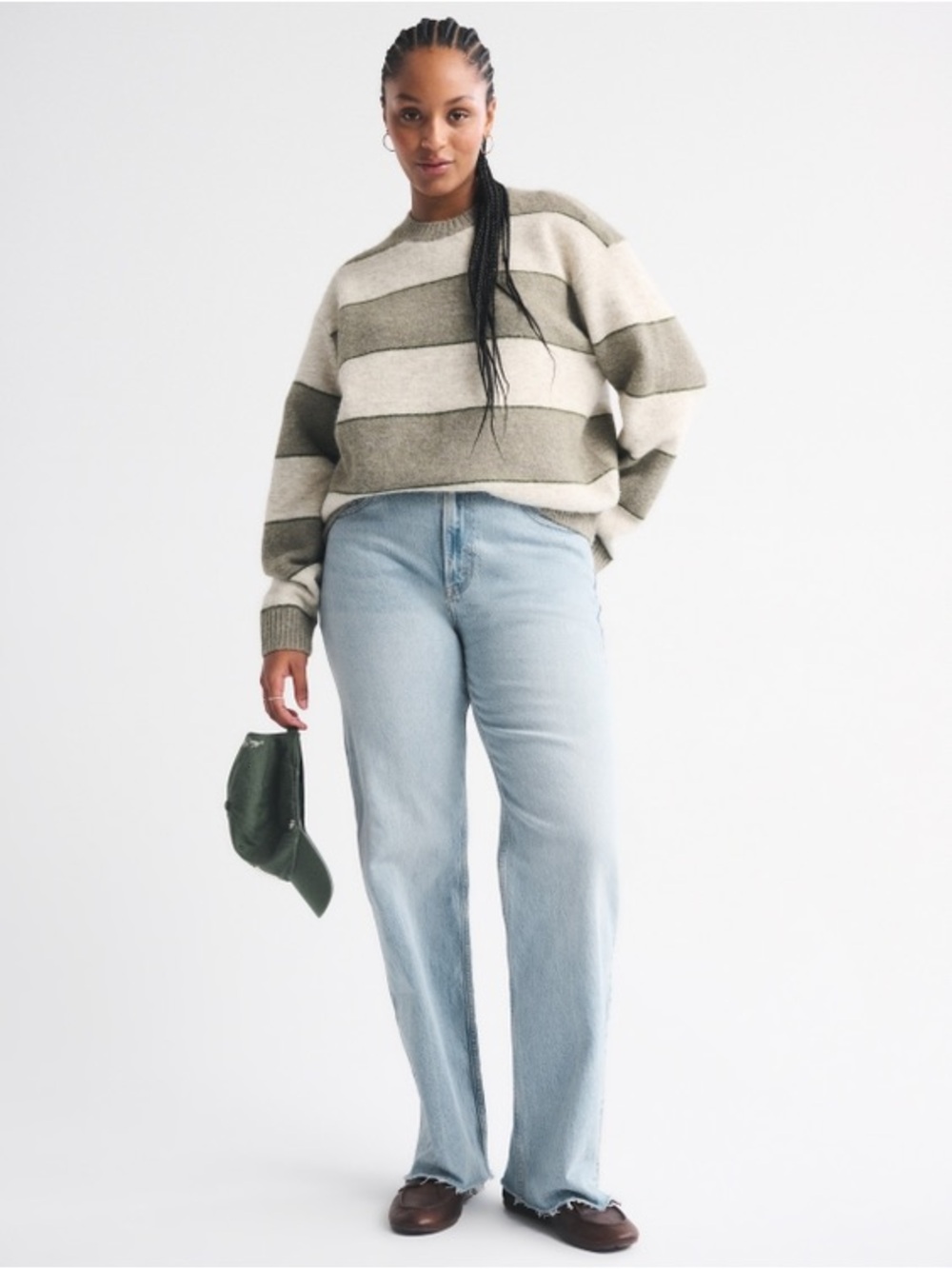 Abercrombie Curve Love The 90s Relaxed Jean High Rise Light Fray Wash